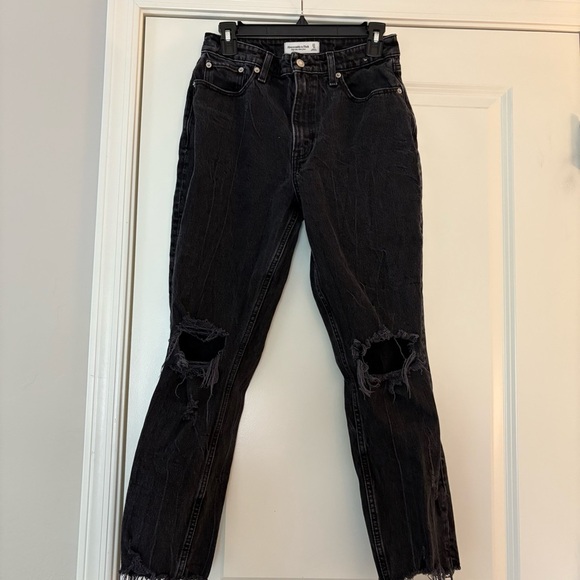 Abercrombie & Fitch Women’s Black Distressed High Rise Mom Jeans - Picture 3 of 8